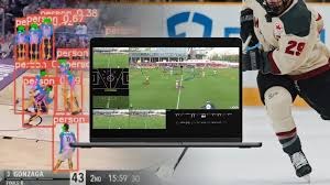 首尔FC前场的配合，禁区外又是一脚绵软无力的射门！颜骏凌轻松化解了！对方投诉手球，裁判没有理会